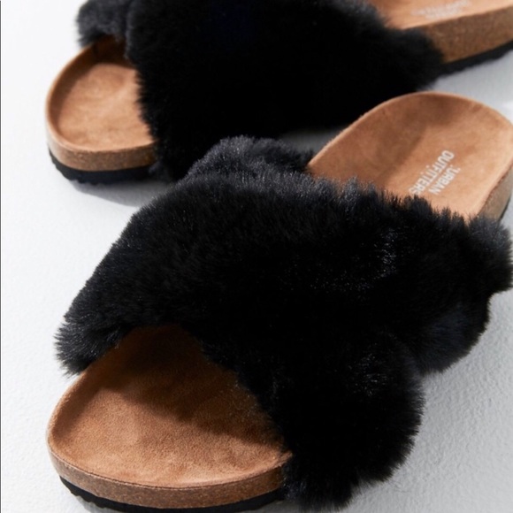 đsoldđurban outfitters faux fur soft bed slipper - Picture 2 of 7